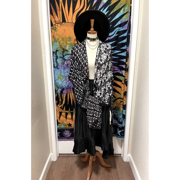 🌈 Lovely artistic shape kimono cardigan - Picture 9 of 11